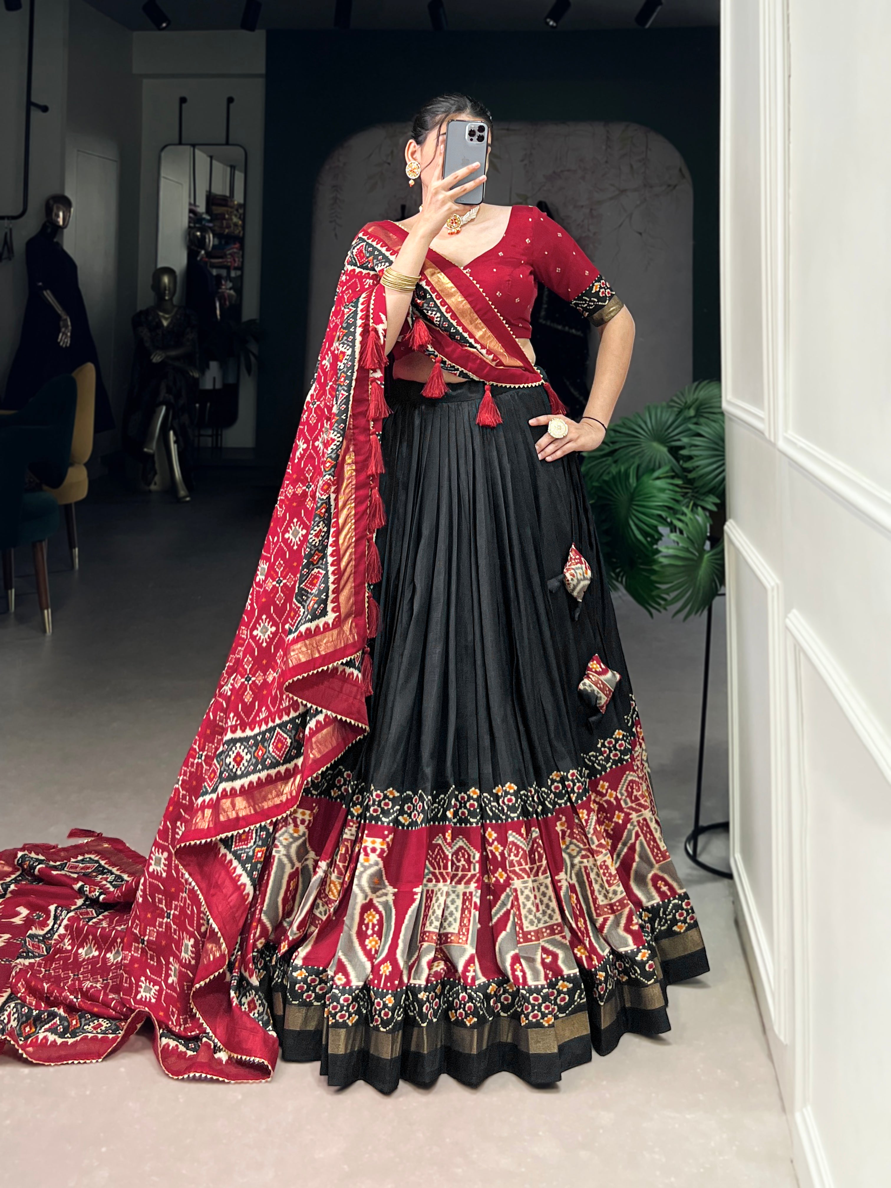 πͺ· Infuse Your Wardrobe with Southern Grace πͺ· Silk Kalamkari Print Lehenga Choli with Foil Work Border - Navratri